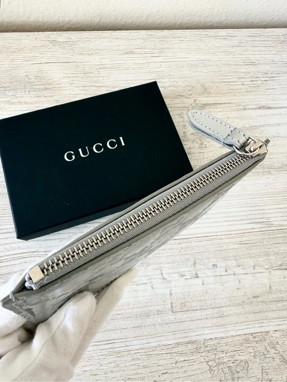 New Gucci GG leather mini wallet cardholder with zip, silver